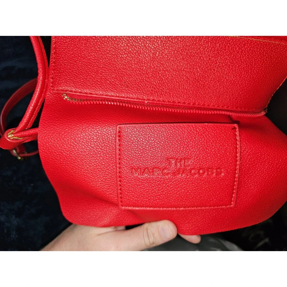 Marc Jacobs The Tote Bag Red Pebbled Leather Medium Crossbody Handbag
